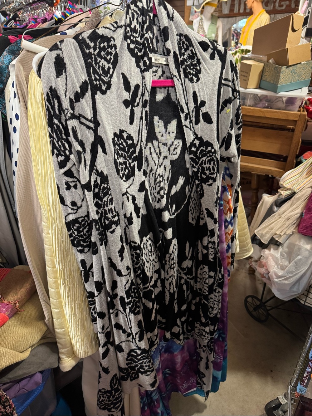 B384 // CYRUS 100% Rayon Sweater Cardigan // S 21” Ptp
